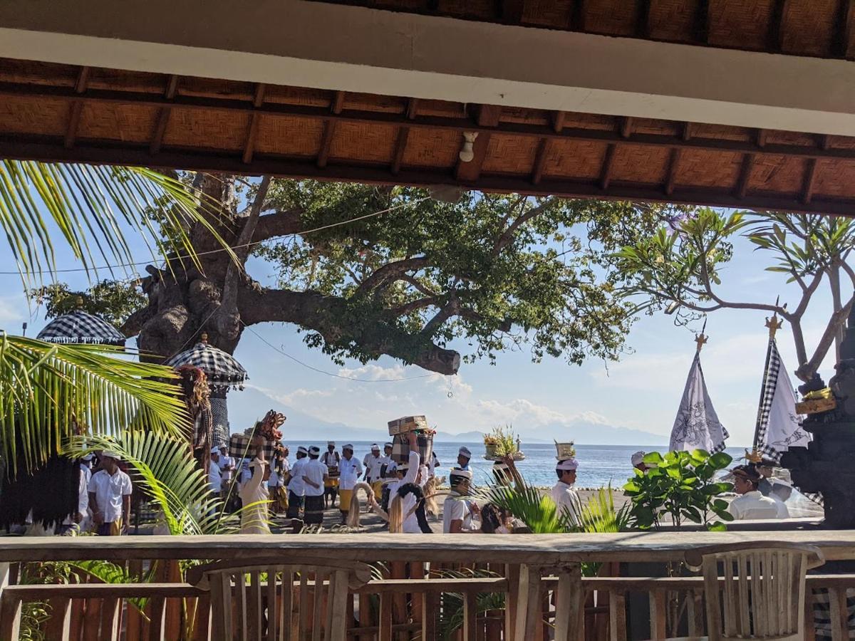 Sarinah Beach - Bistro & Bungalow Batununggul Eksteriør bilde