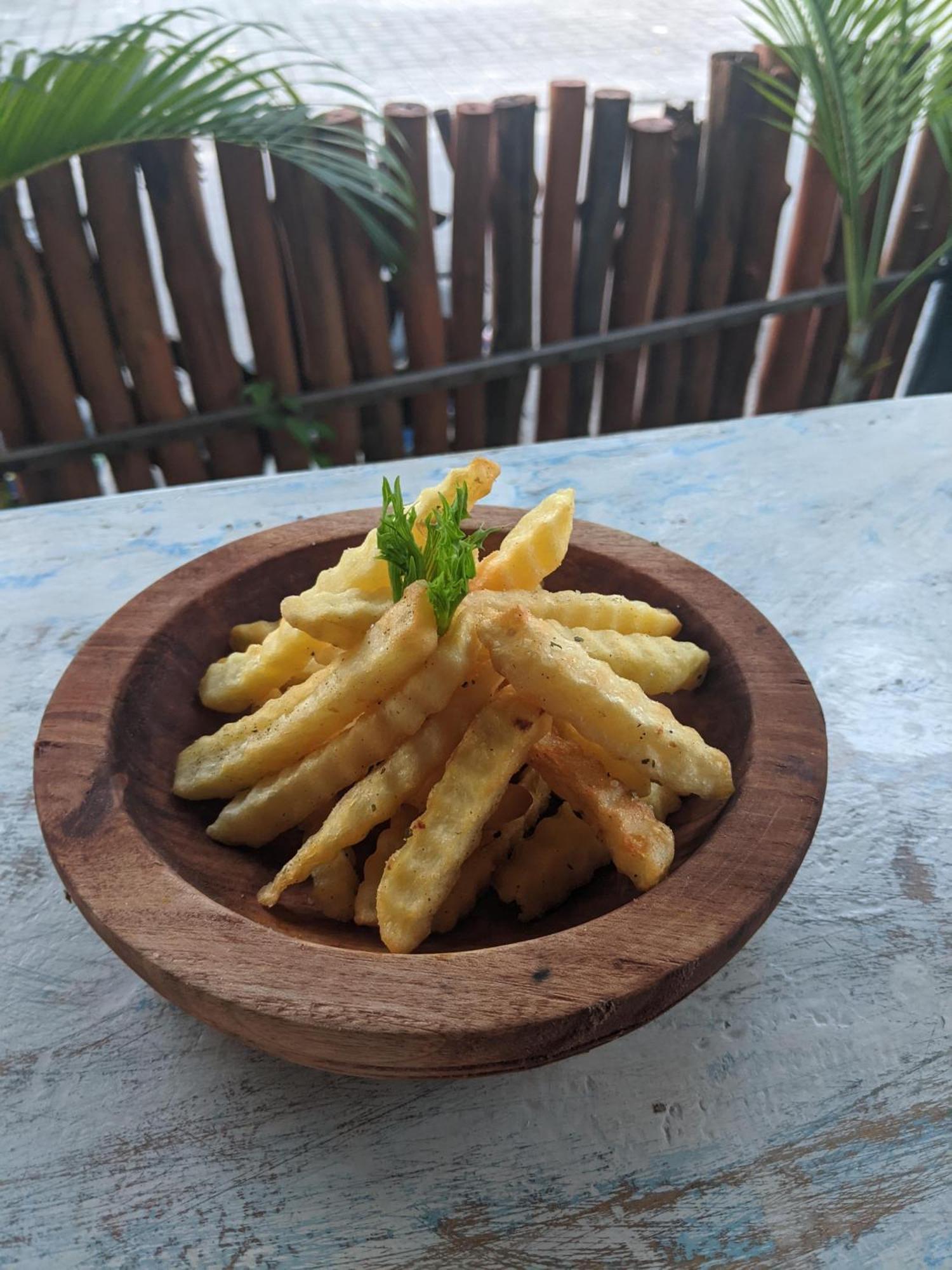 Sarinah Beach - Bistro & Bungalow Batununggul Eksteriør bilde